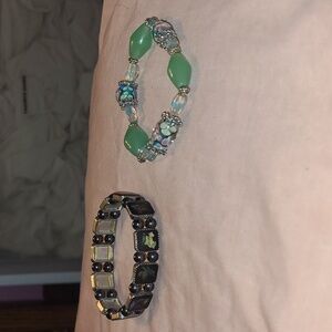 Green Beaded Glass Stretch Bracelet - Unbranded